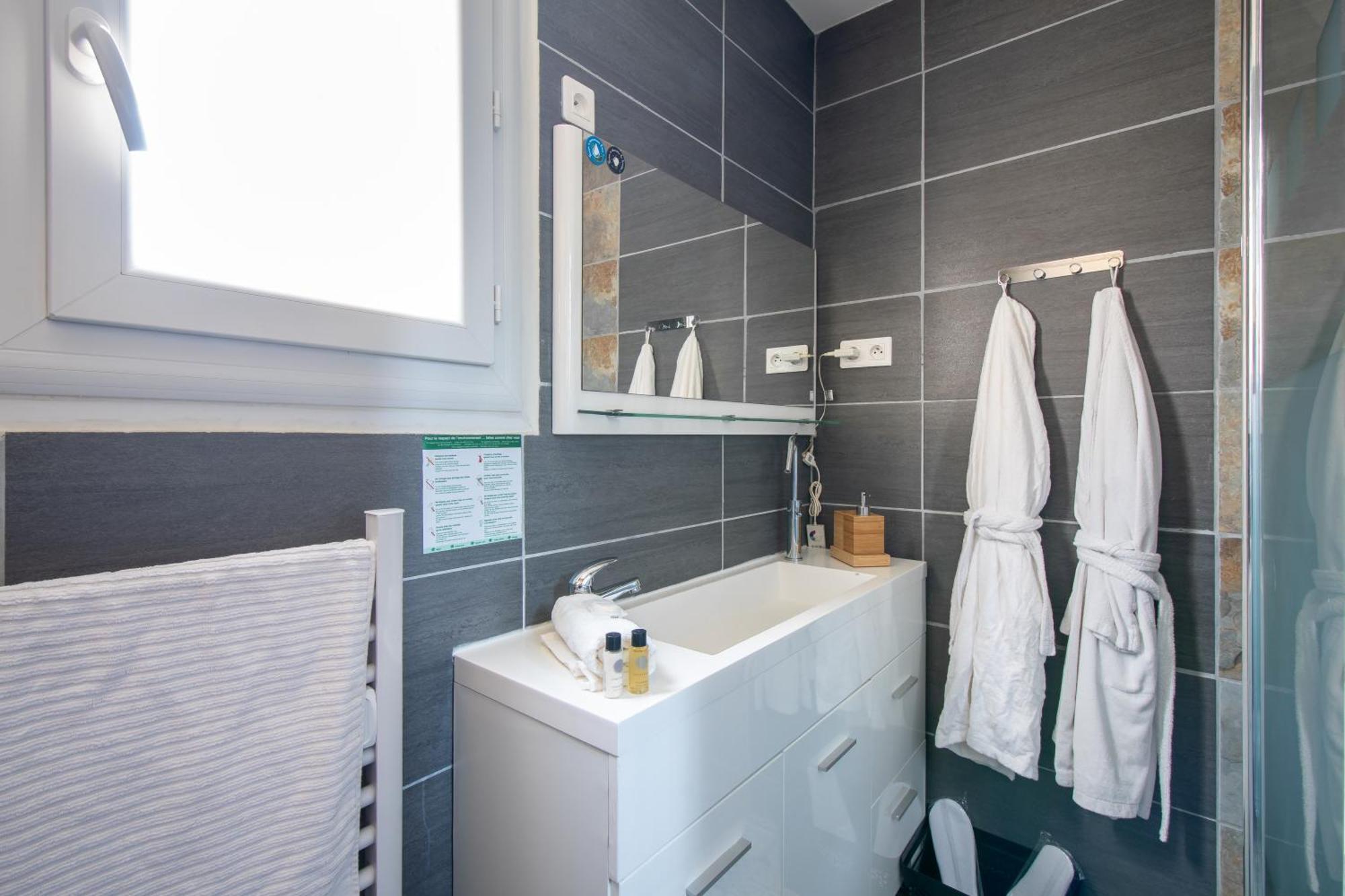 Guesthouse La Costiere - Logements Independants - Espace Piscine Jacuzzi Lunel (Herault) Exterior foto